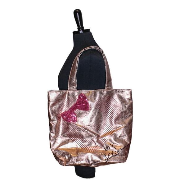 Betsey Johnson Metallic Skull Tote Bag Sequin Bow Pink Hears XOXO - Picture 1 of 4